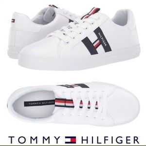NWT Tommy Hilfiger Larria Sneakers